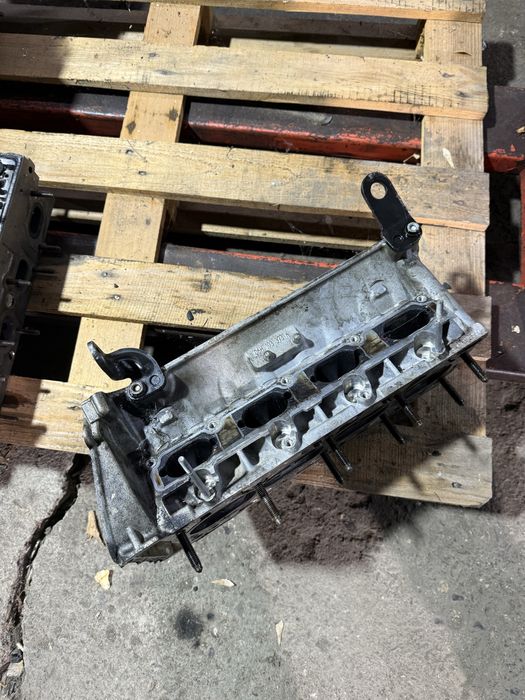 Глава за Aиди A4 B8 A5 Q5 seat leon VW 1.8 TFSI BZB 06H103373K