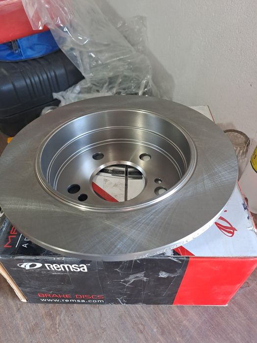 Запчасти на мерседес 124