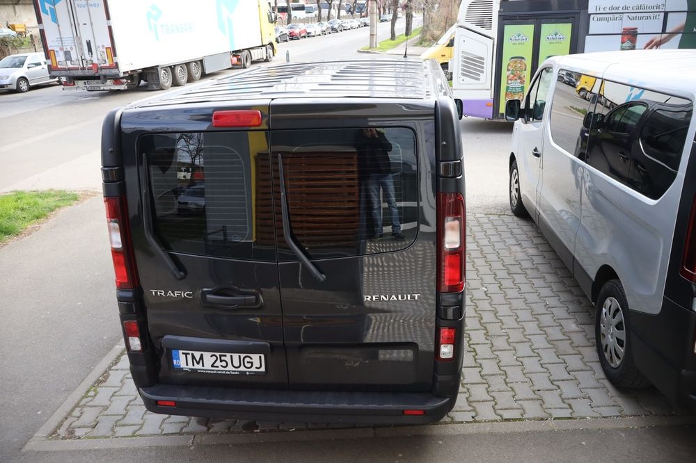 Renault Trafic 2020 8+1 long *RATE*