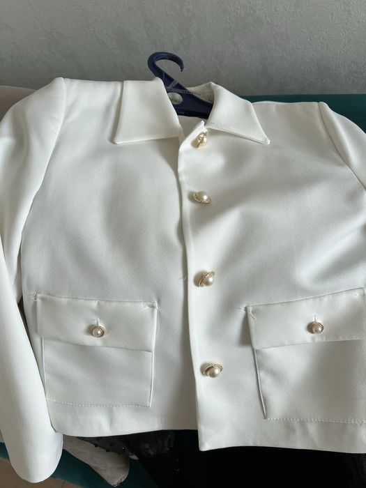 Продам белый пиджак