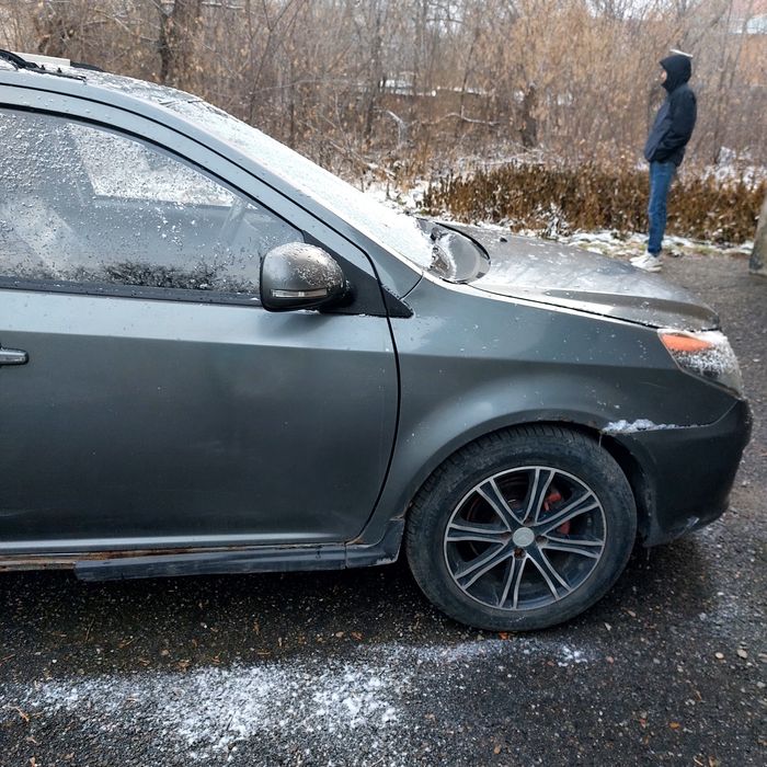 Продам автомобиль geely mk cross