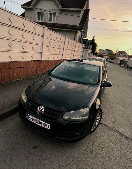 Vând golf 5 cu trapa