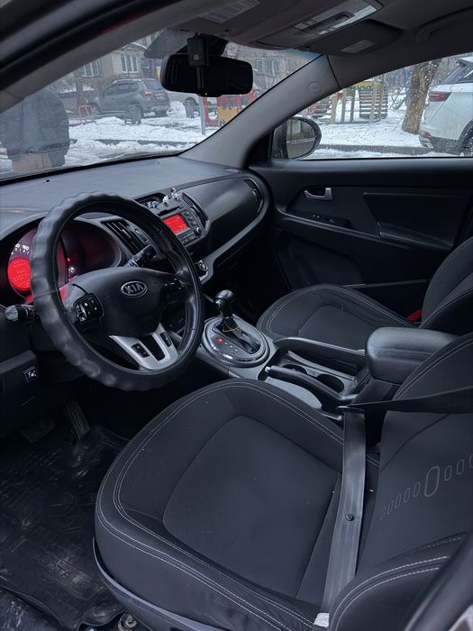Продам KIA SPORTAGE 2011