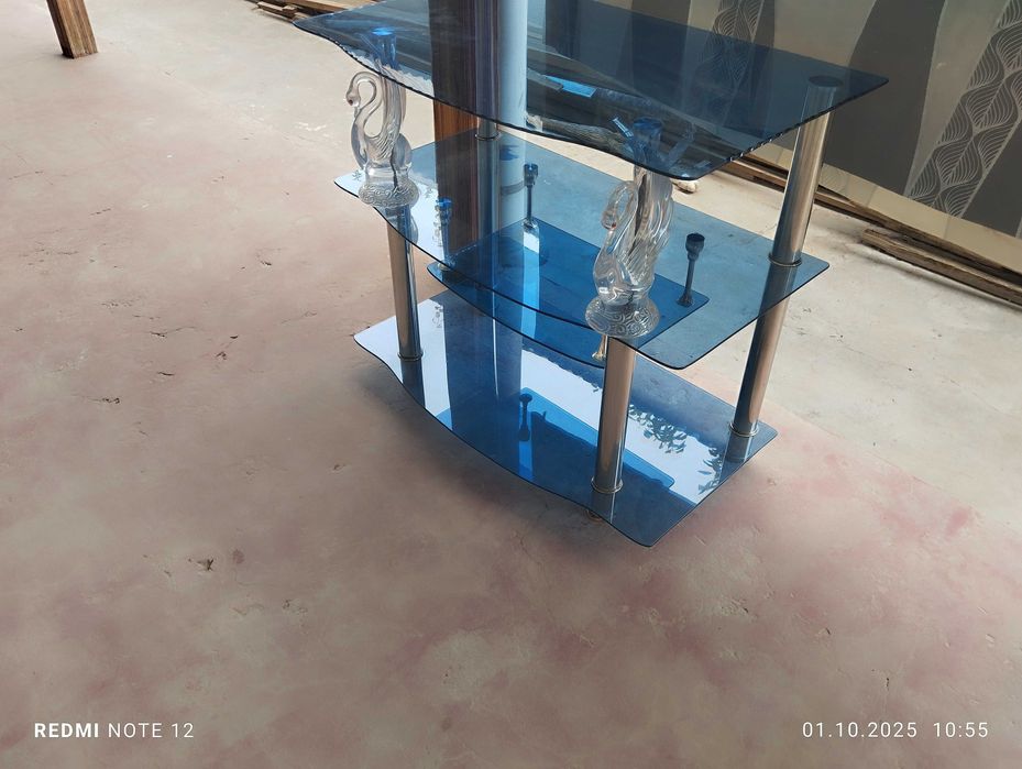 Срочно продается Подставка для телевизора, состояние хороший .