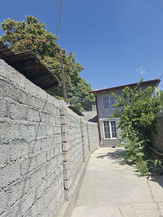 Дом 2 этажный 1,5 соток 2 больше комнаты можно раздел в3,4 ком