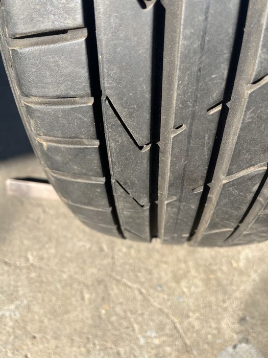 2 бр. летни гуми 225/45/19 Hankook 6+ mm DOT 1620