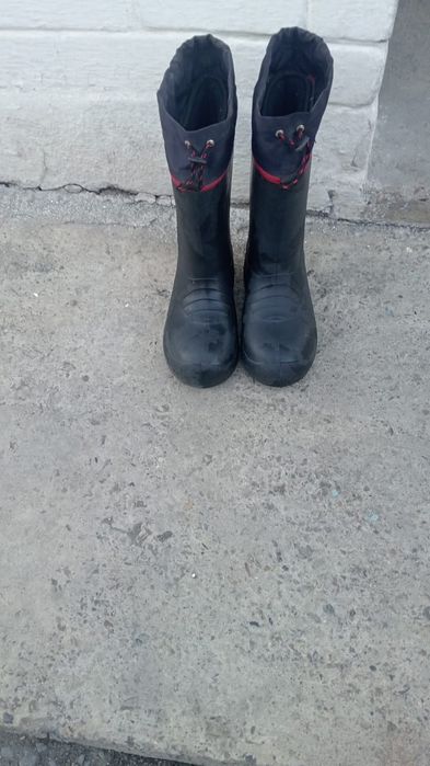 Продам Резиновые Сапоги