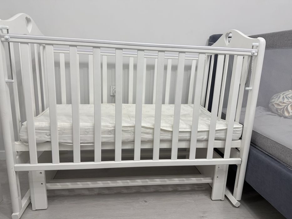 Продам детскую кроватку