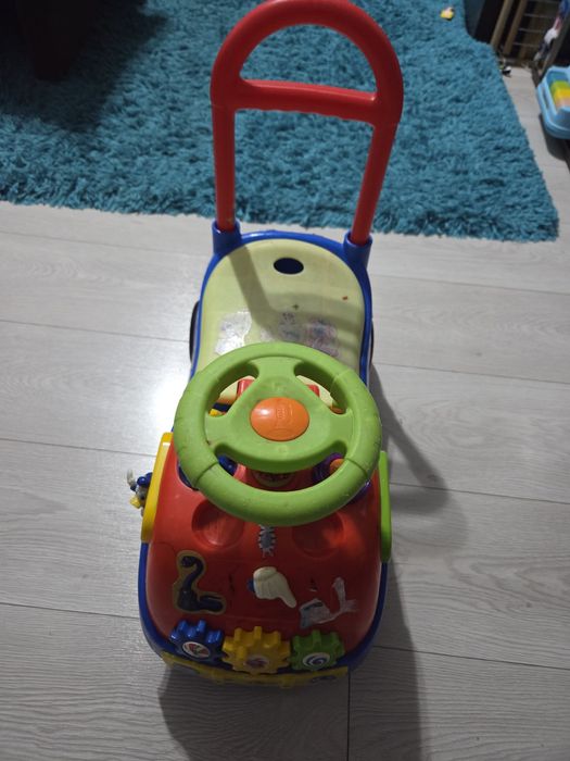 Vând mașinuța Micky