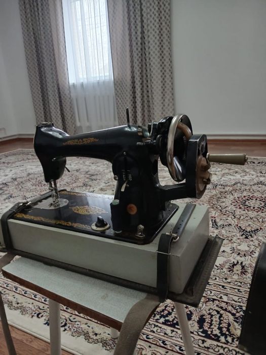 Швейная машинка ручная