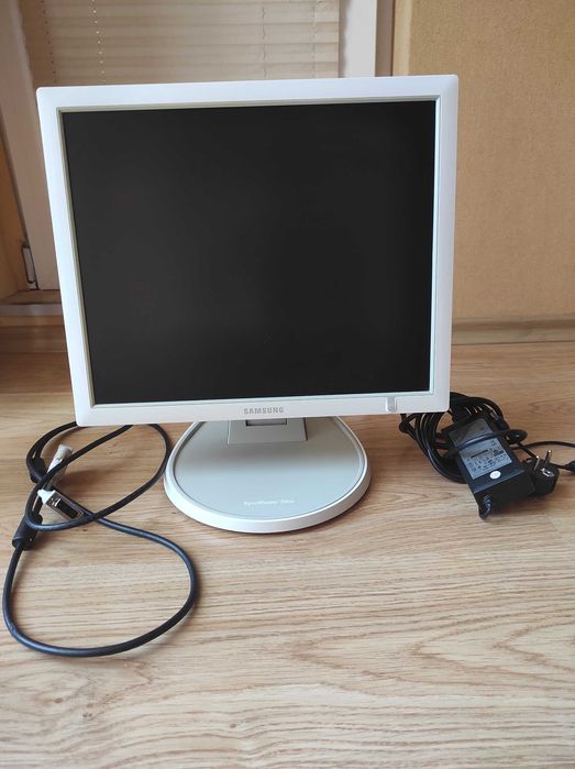 Монитор Samsung SyncMaster 760BF