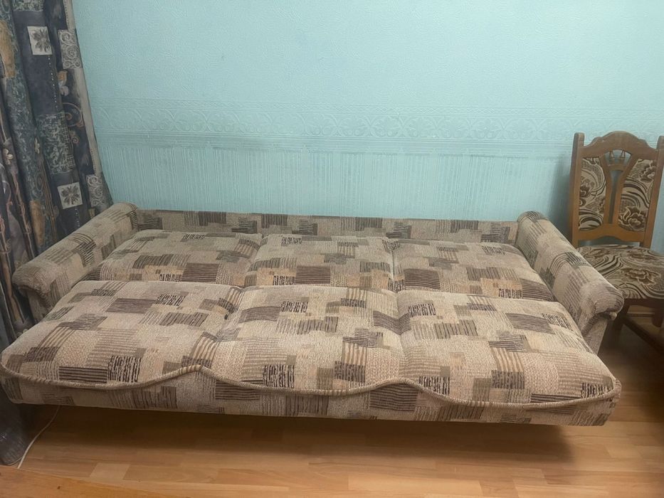 Продам диван б/у.