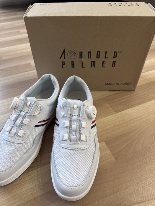 Продам новые кроссовки Arnold Palmer