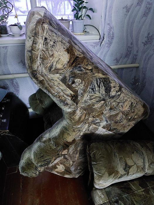 Продам диван и кресла