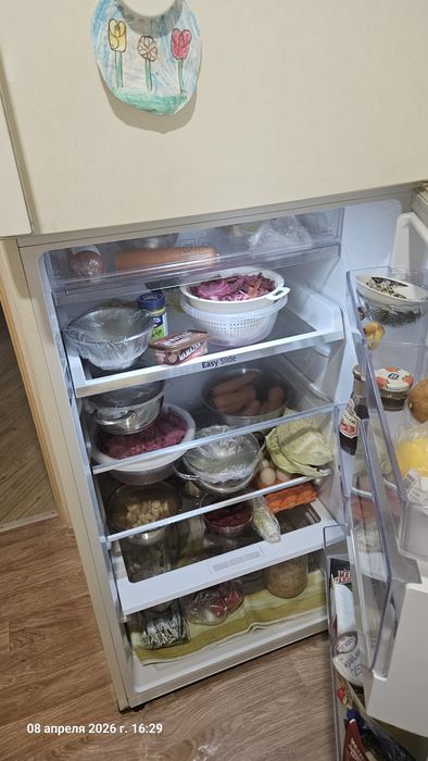 Холодильник Samsung