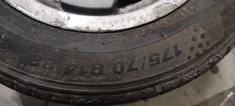 Гуми с джанти Пасат B4