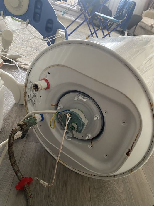 Бесплатно водонагреватель Ariston 80л