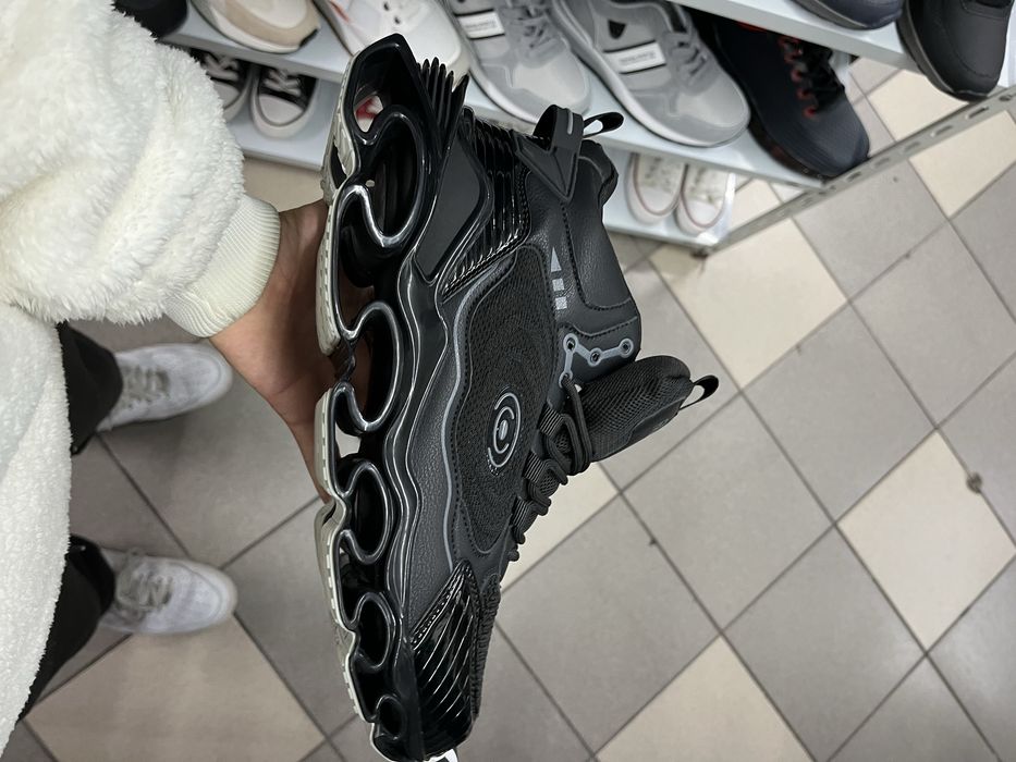 Sneakeri Chunky cu Talpă Sculptată Neagra