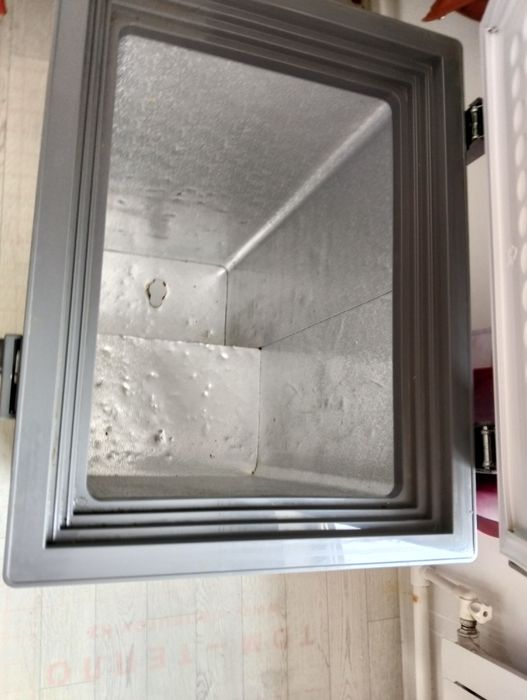 Срочно продам морозилку