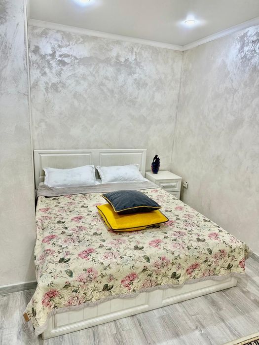 Сдам посуточно, по часам 1ю квартиру в центре Садвакасова 46