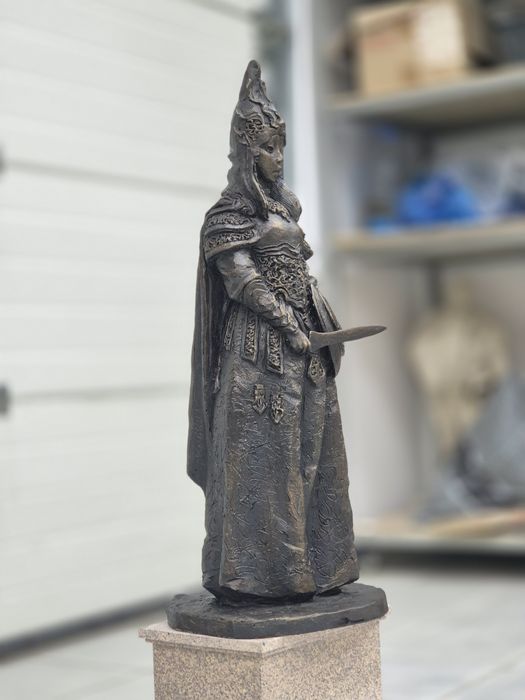 Настольные скульптуры