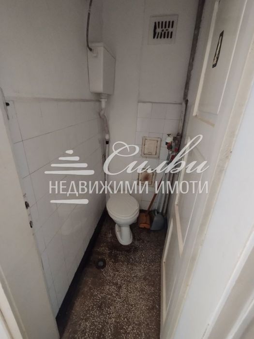 Дава се под наем Четиристаен апартамент в Шумен, Център - 108 кв.м за 306 € - Снимка #9