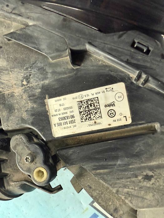 Far stanga Volkswagen T-Cross 2019 2GM941005A