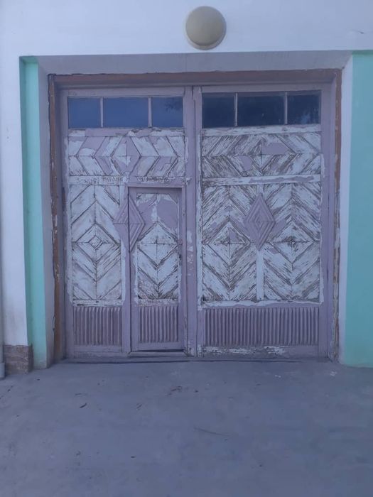 Дарвоза сотилади