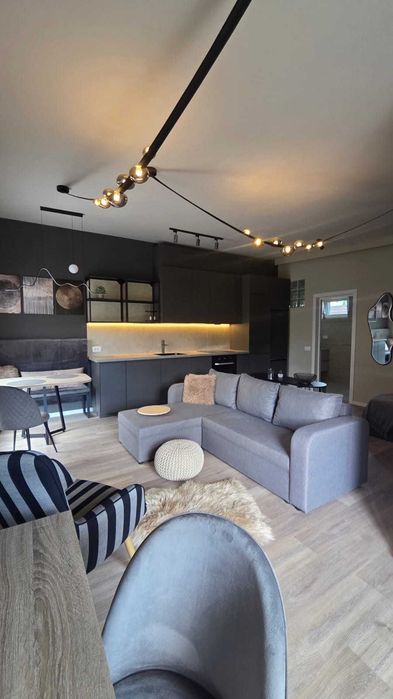 Studio premium de închiriat, 40 mp, Etaj 1, grădină privată și parcare, Europa