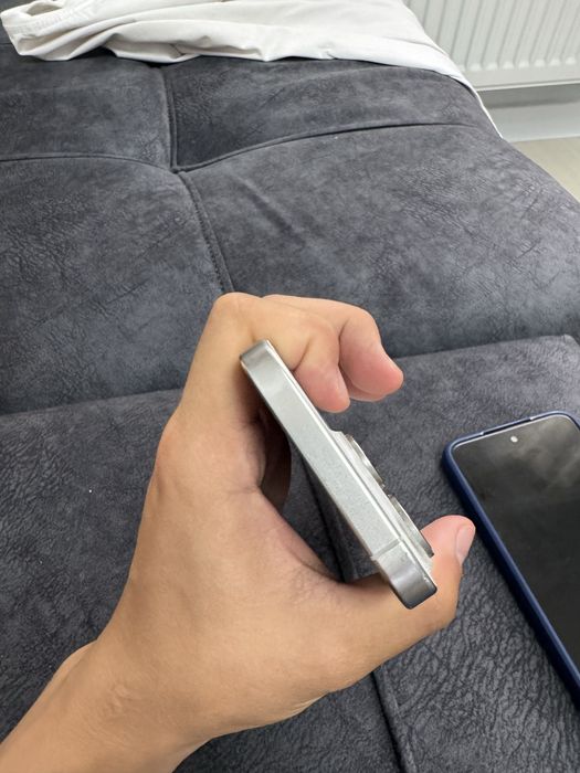 iPhone 15 pro 128gb