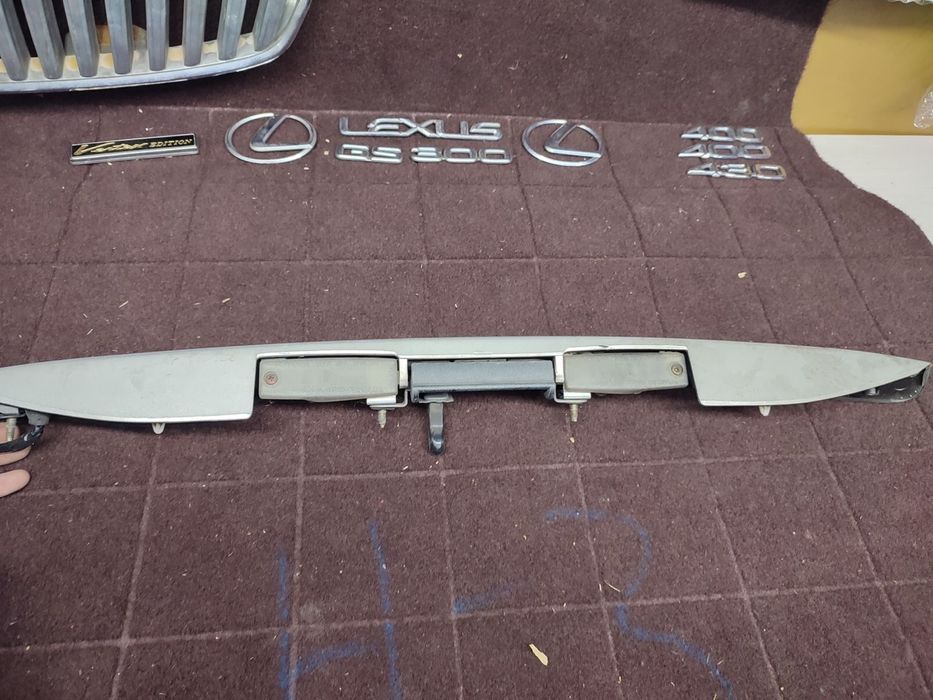 Lexus RX300 молдинг багажника, ручка багажника