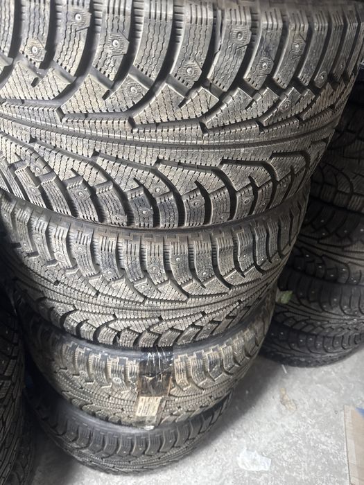 Шипи Nokian tyres 295/35/22
