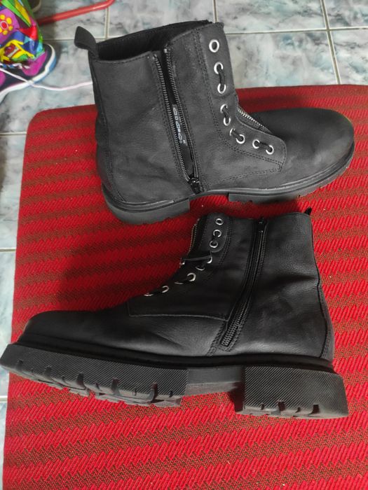 Bocanci, ghete din piele naturală 100%, foarte moderni, comozi și trai