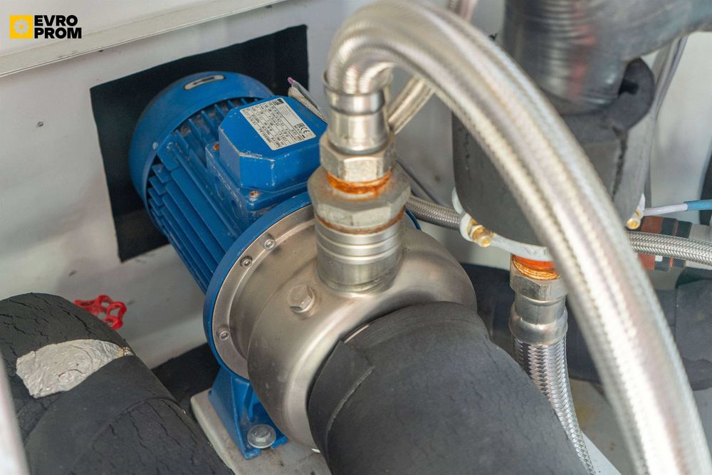 Chiller răcit cu aer CARRIER 30RA 090 – 89 kW | chiller second hand de vanzare | Modul hidraulic | Stare Bună