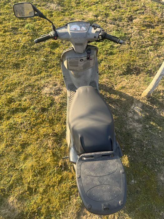 Vand scuter peugeot/yamaha