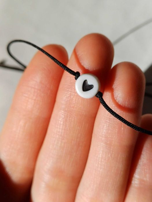 Браслет из черной нитки [как из пинтерест]