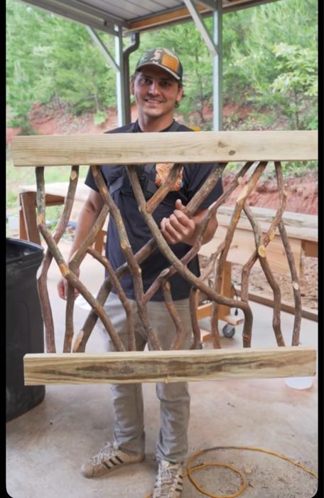 Rustic va eco uslubidagi zinapoya yasaydigan usta kerak.