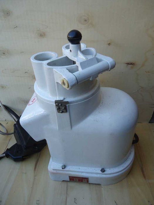 Професионална резачка на зеленчуци