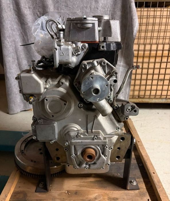 Dezmembrez Motor Nou  Lombardini LDW 2204