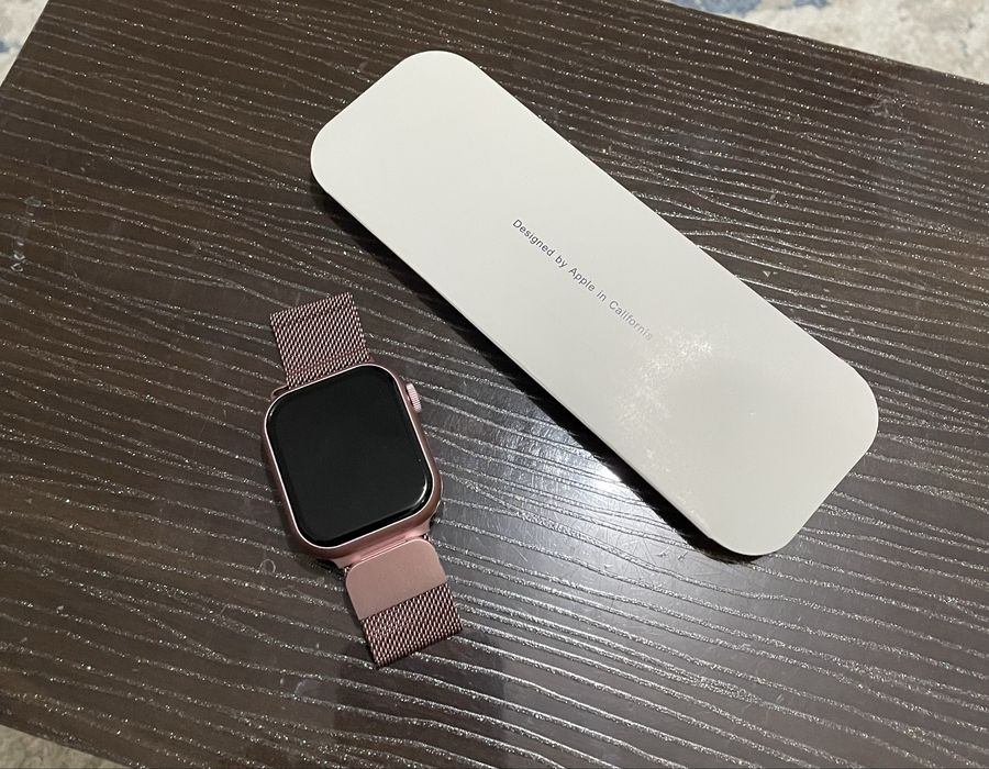 Часы Apple watch продаётся срочно