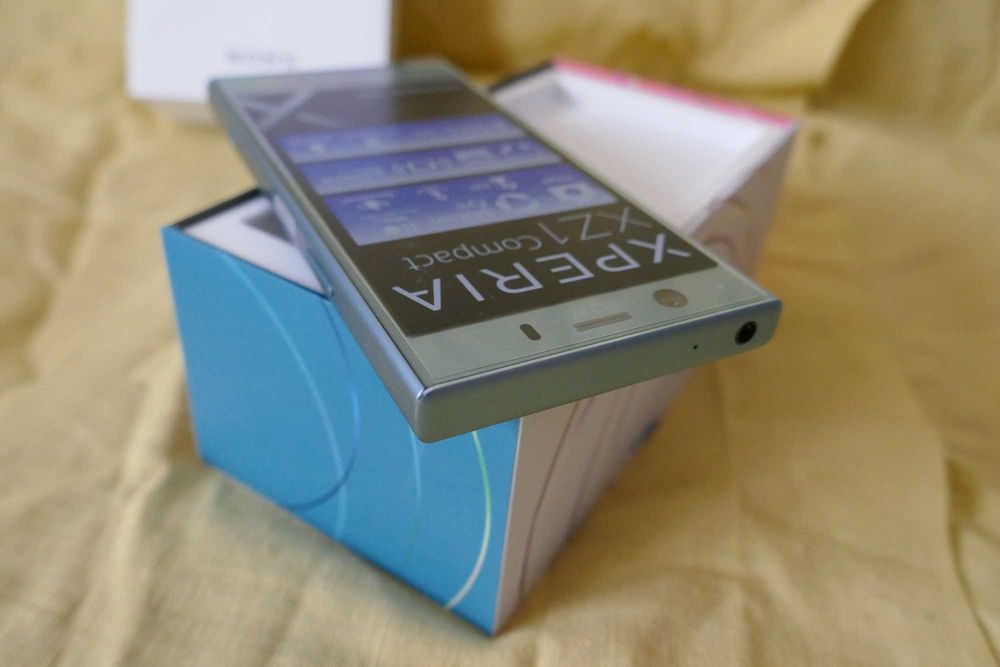 SONY XPERIA XZ1 Compact nefolosit - pentru pasionati