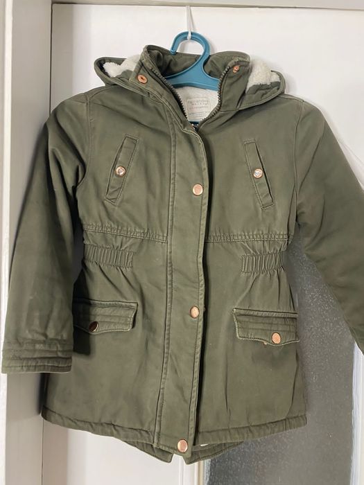 Продам детскую куртку