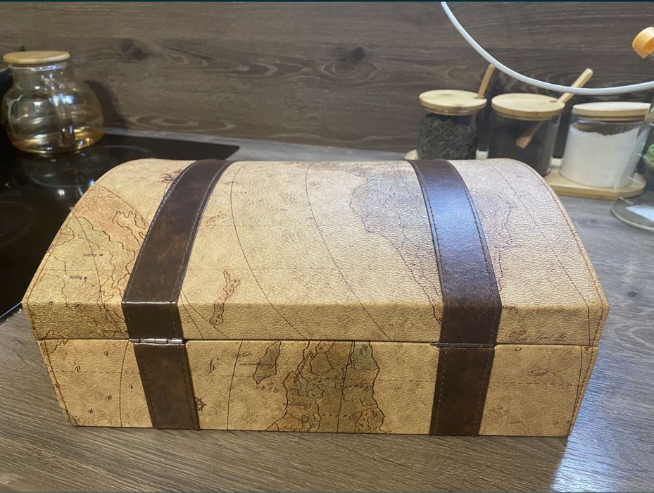 Сундук настольных игры.