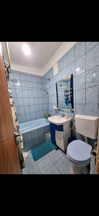 Închiriez apartament cu 2 dormitoare