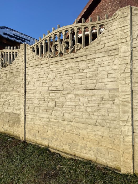 Placi de gard si stalpi