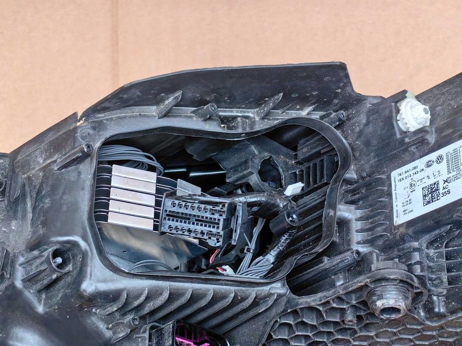 Фар за VW Touareg III / ВФ Туарег 3