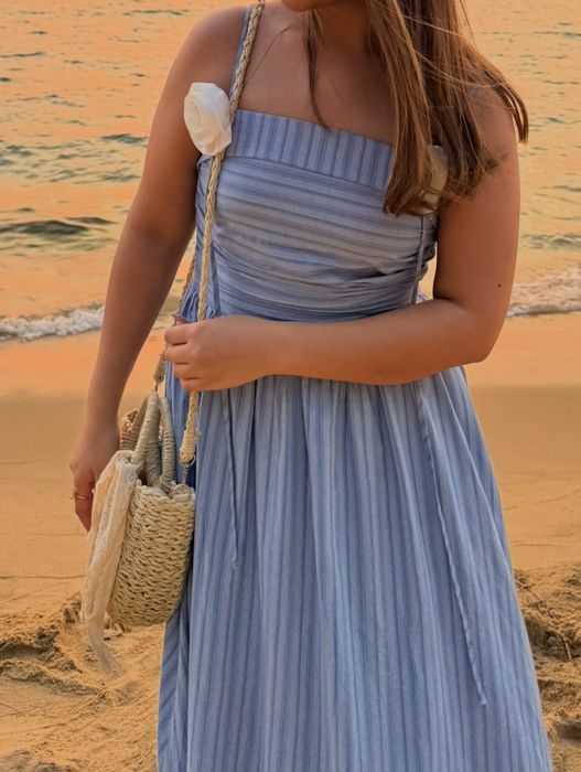 Нежное голубое платье