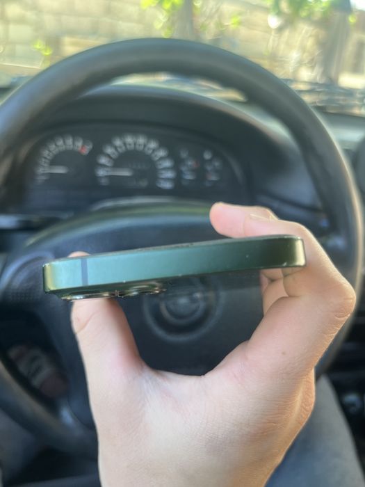 Iphone 13 сатлады экран и акб аускан оригиналга
