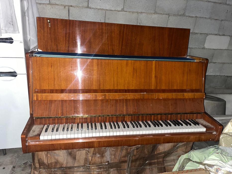 продаю пионино хорошый