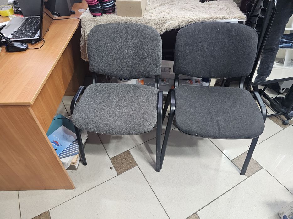 Офисный стол с ящиками